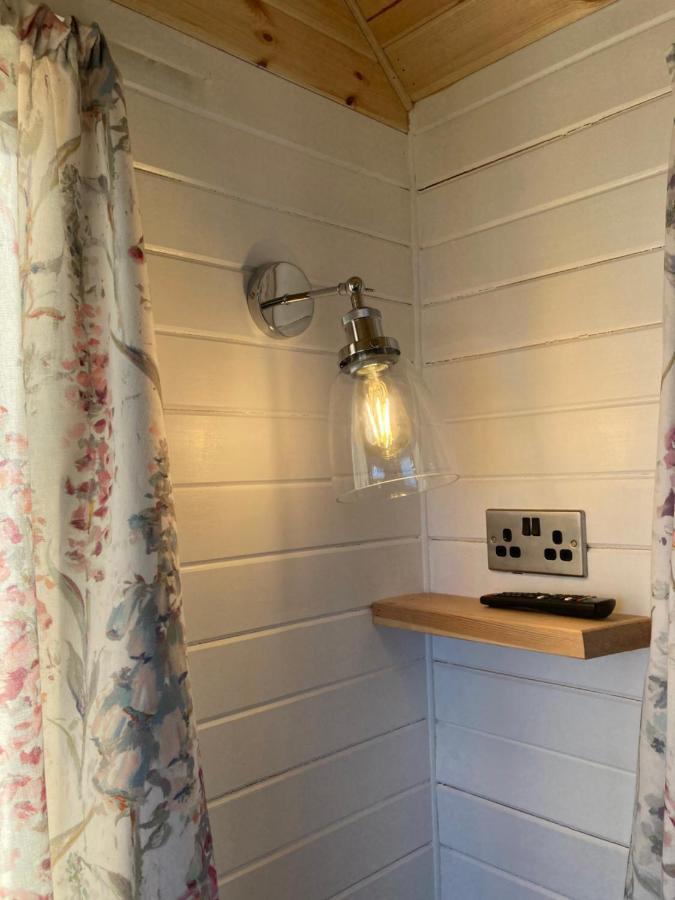 The Cedar Tiny House Villa Coldingham Eksteriør bilde